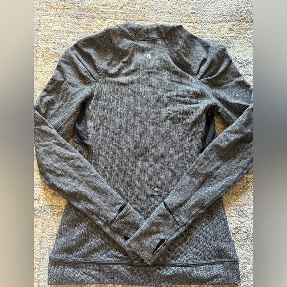 Lululemon long sleeve bundle - Picture 3 of 10